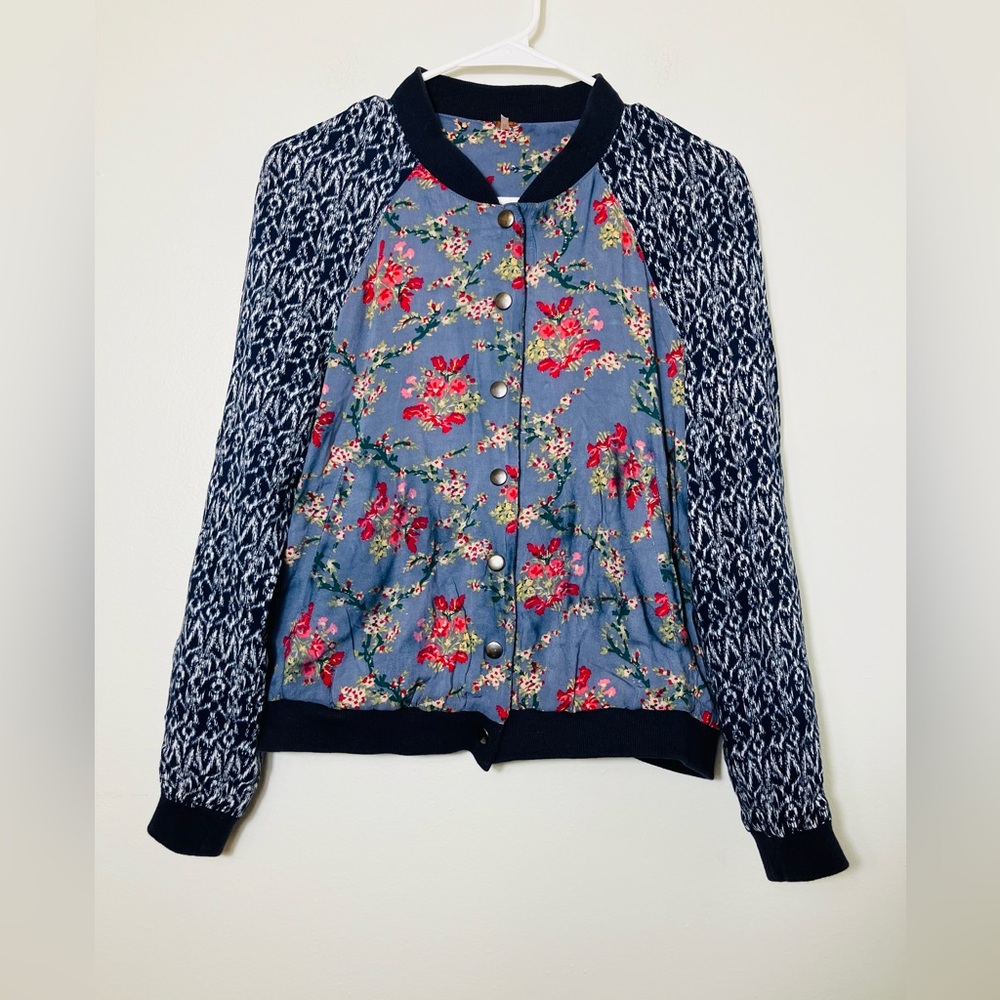 Free People Floral Printed Baseball Jacket In Indigo Blue Sz Small Snaps‎ Boho - Picture 2 of 7